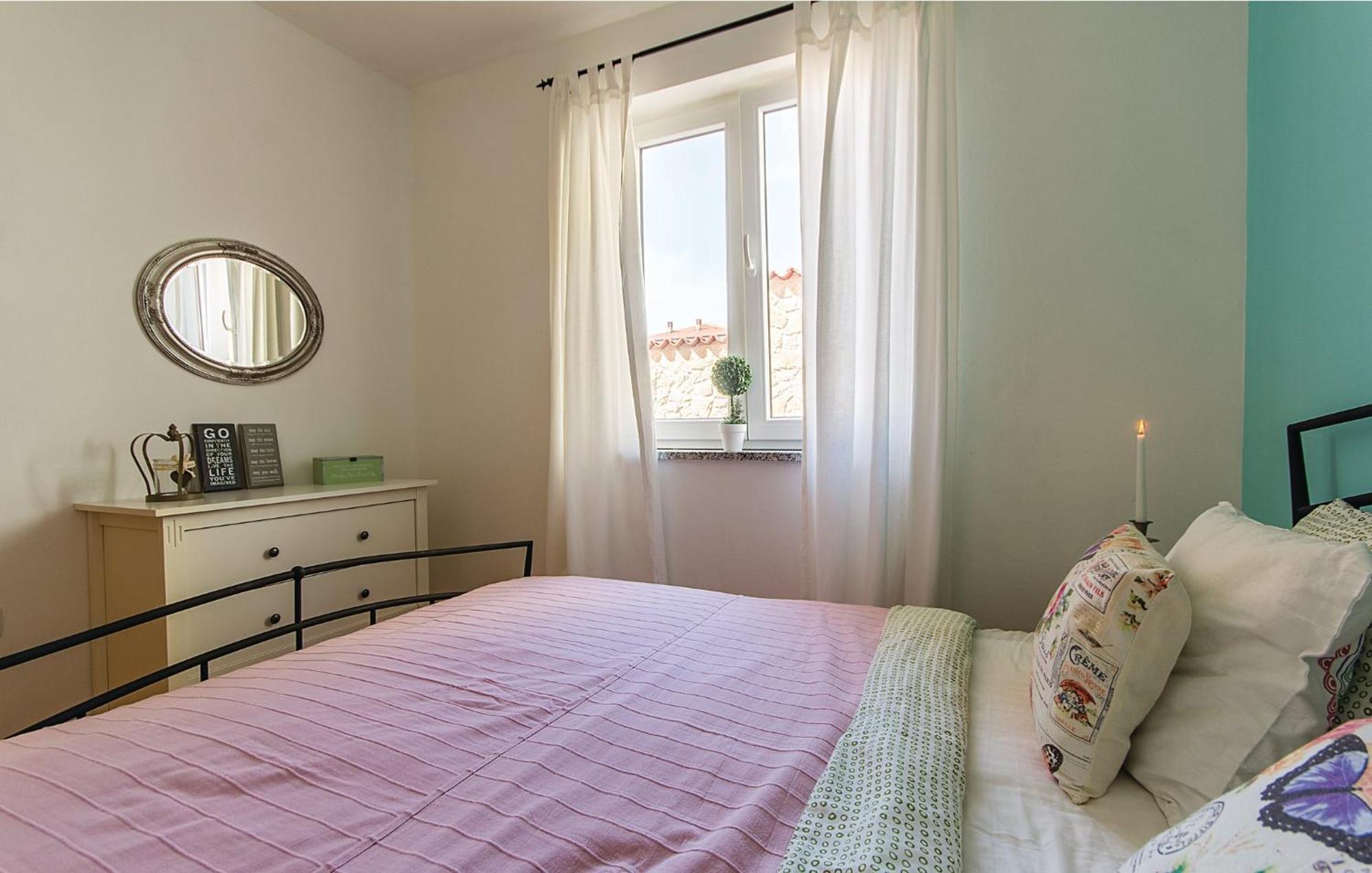 7 Bedroom Stunning Home In Ližnjan Екстериор снимка