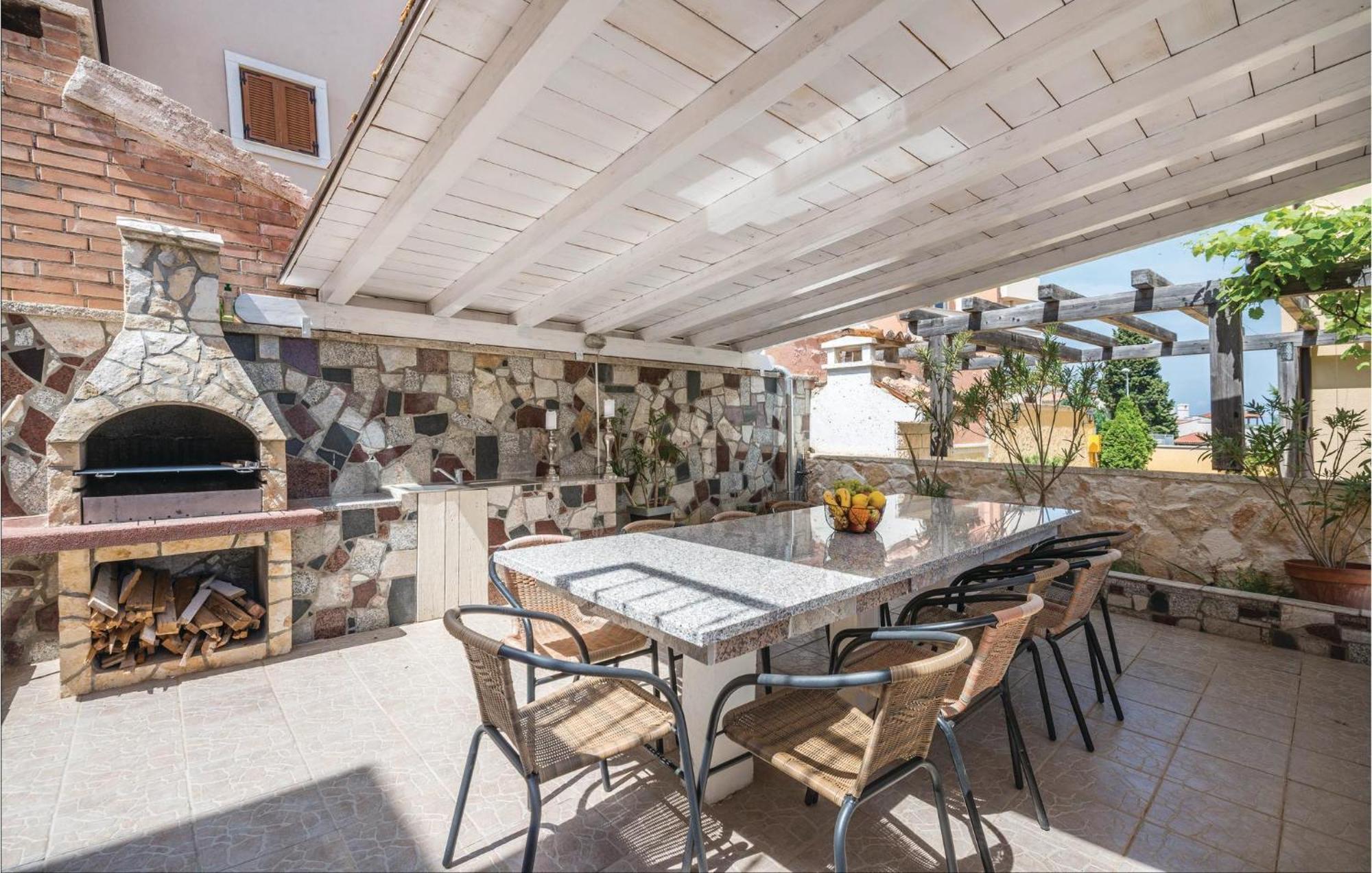 7 Bedroom Stunning Home In Ližnjan Екстериор снимка